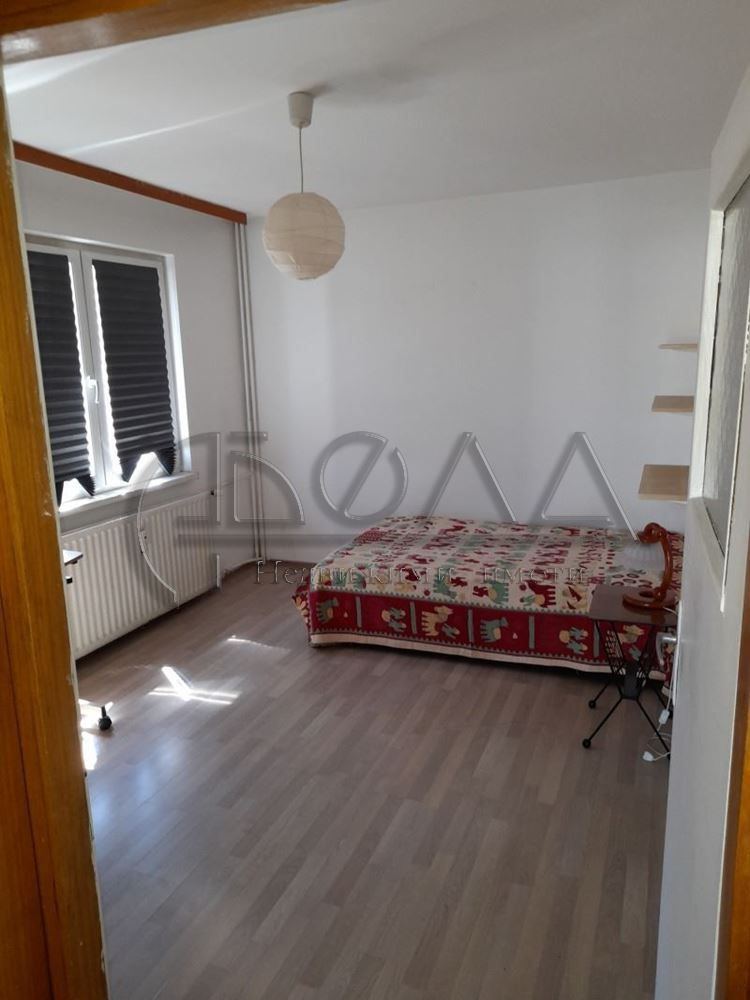 Продава се Тристаен апартамент в София, Оборище - 80 кв.м за 3125 €/кв.м - Снимка #1
