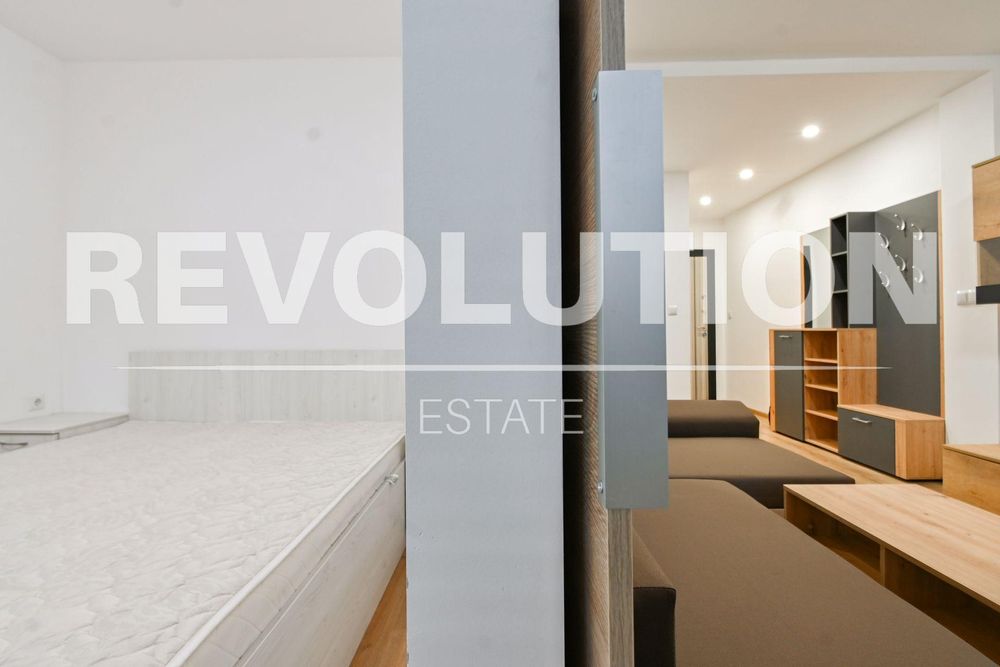 Двустаен апартамент с паркомясто в ж.к. Бояна.