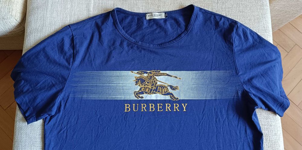 Тениска BURBERRY LONDON. Размер 3XL по етикет, но е между M и L.