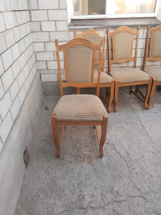 Стулья продам 8шт