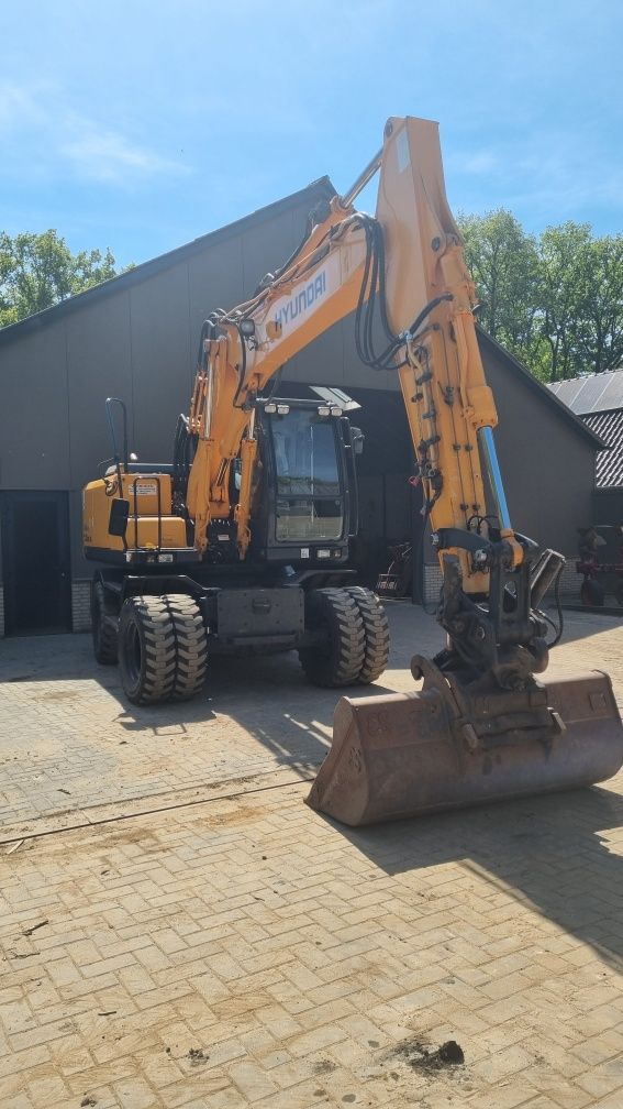 Excavator Hyundai Robex  140w- 7A