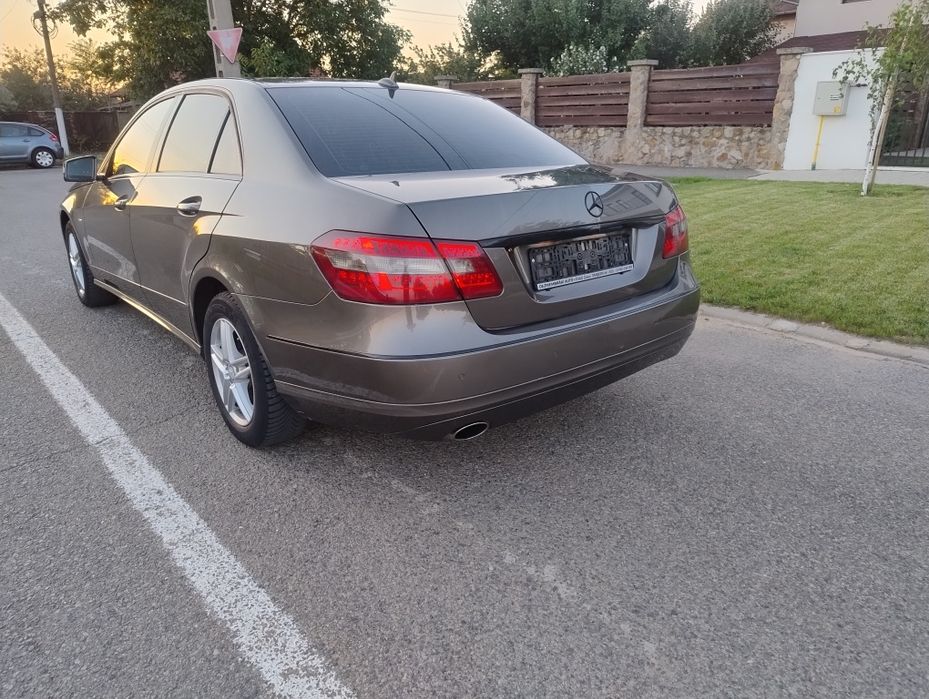 Vând Mercedes E Class  E200 CGI 184Cp Benzină