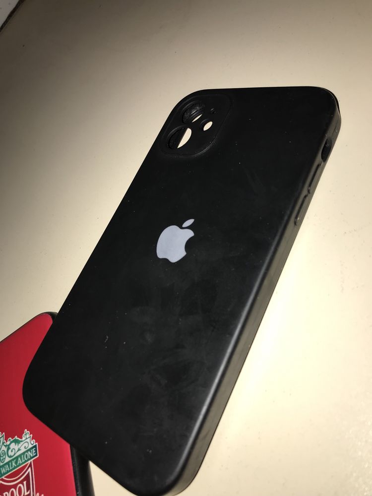 Чехол iPhone 11