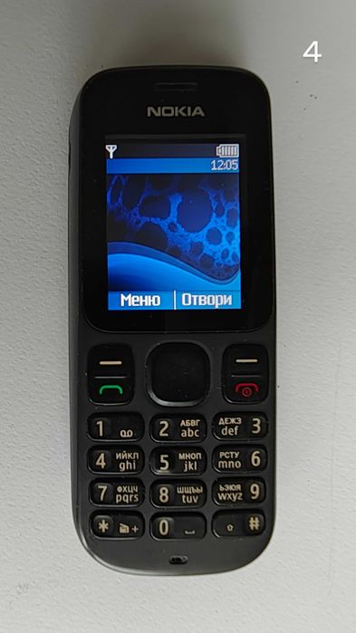 Продавам NOKIA 100 RH-130 в комплект с оригиналното зарядно