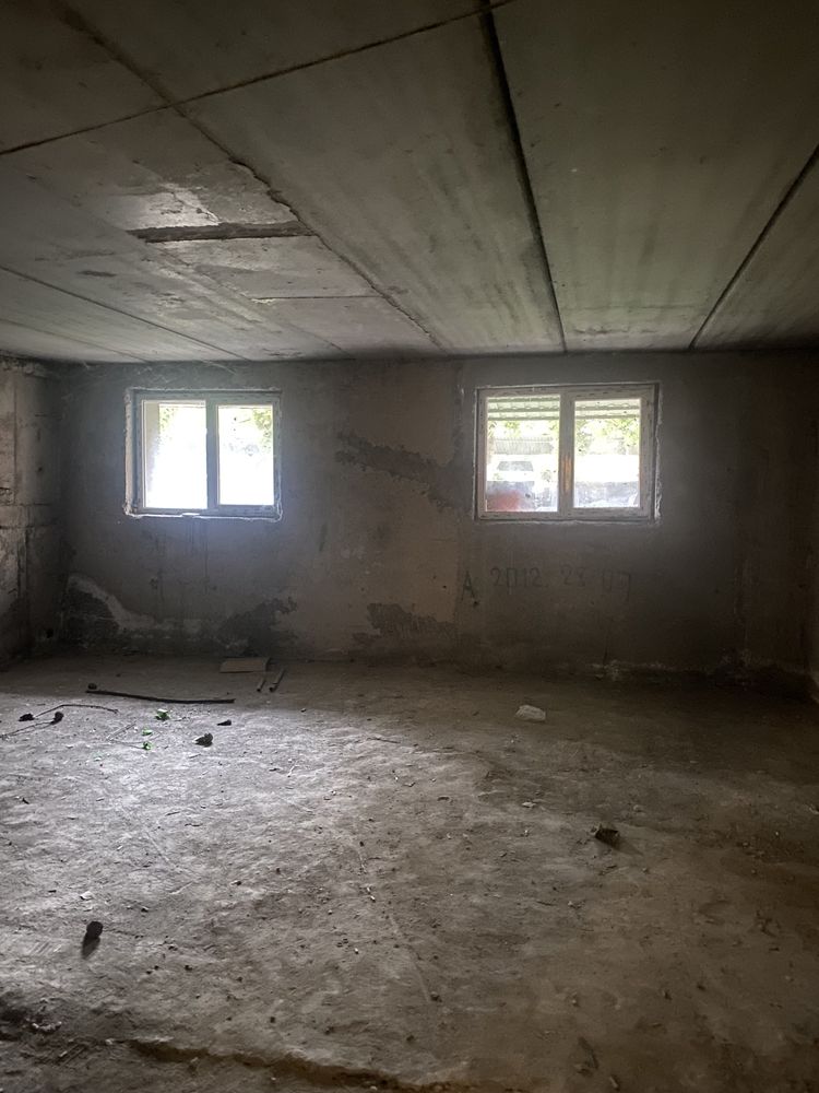 Продается цокольный этаж в 7 этажнем Доме