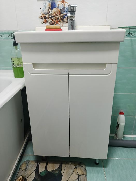 Продам тумбочку с раковиной