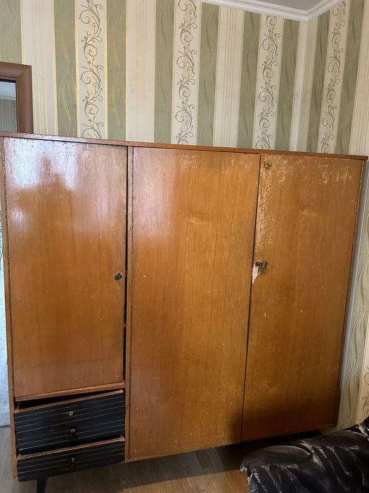 Срочно продам б/у мебель и пианино