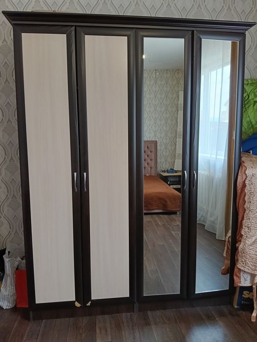 Продам  шкаф, комод и 2 тумбы