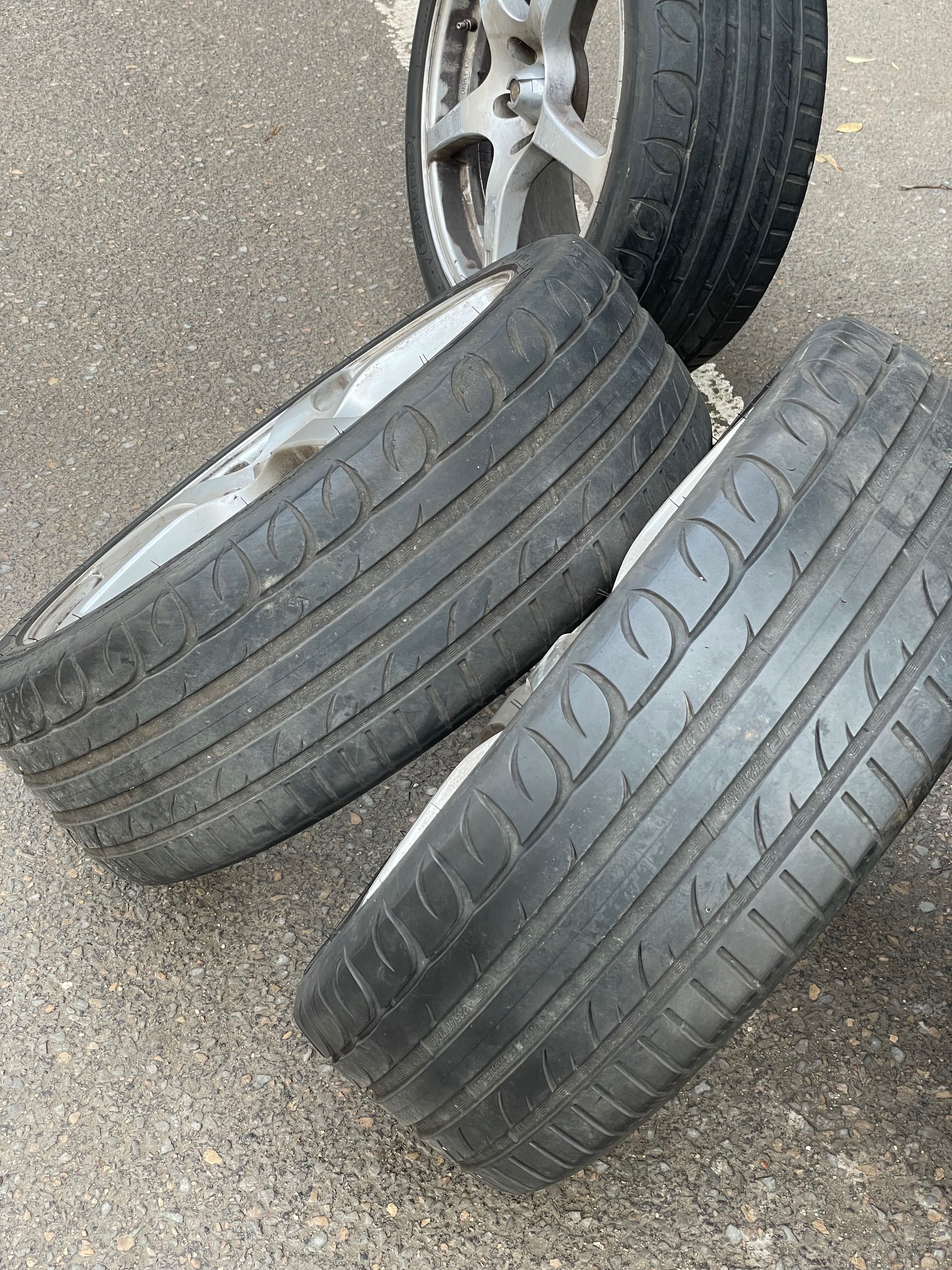 Гуми, летни , Гуму размер 235/40/19
