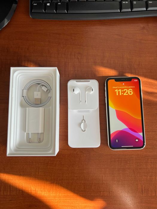 iPhone 11 alb 64 GB