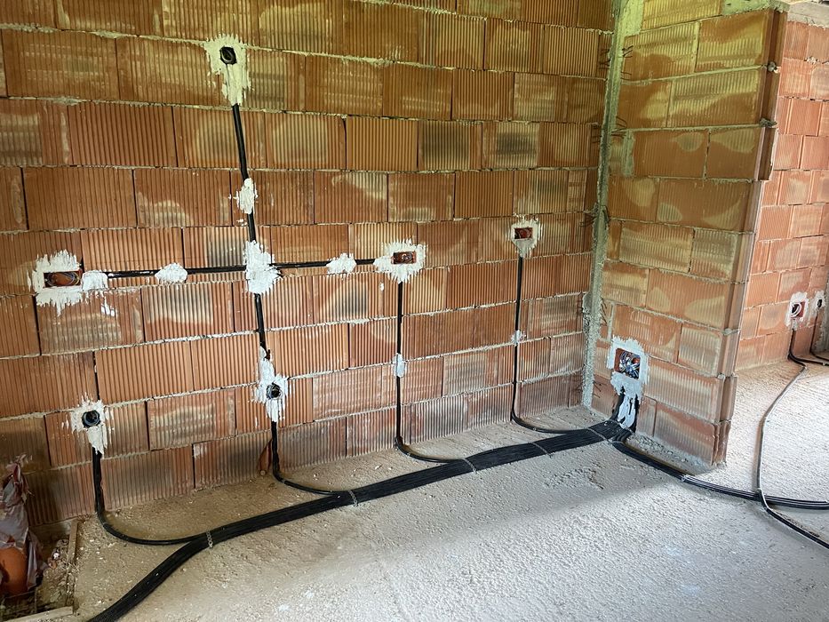 Electrician execut lucrari la preturi avantajoase