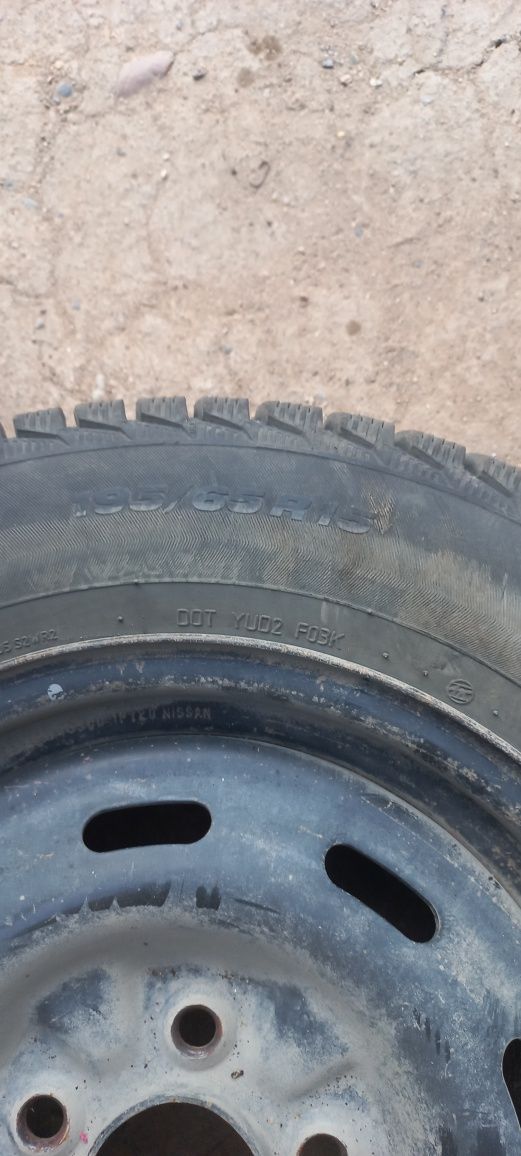 Продам шины с дисками на 15