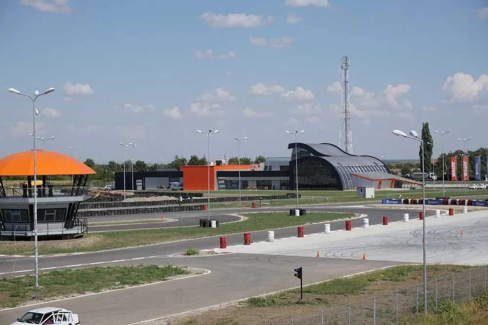 Loturi de casă 720 - 900 mp, langă Pădure în eForest, acces asfaltat