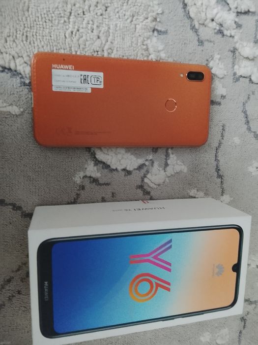 Сотовый телефон в в хорошем состоянии