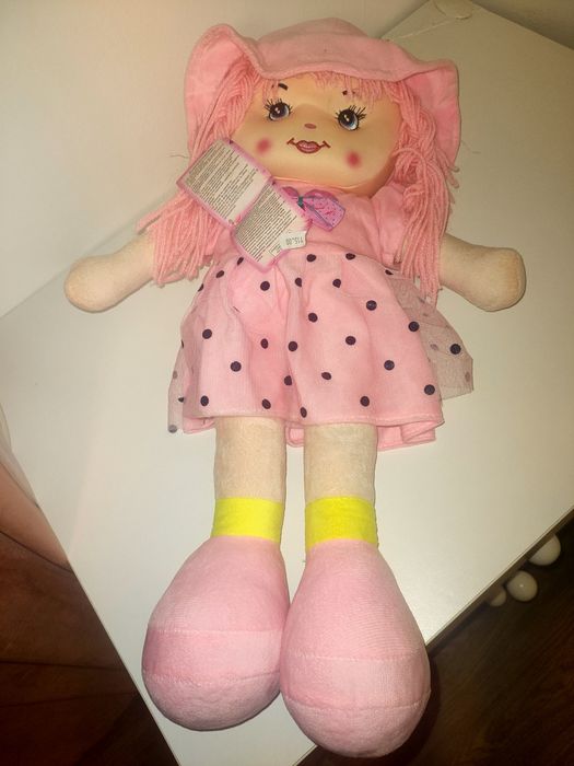 Păpușă nouă cu etichetă