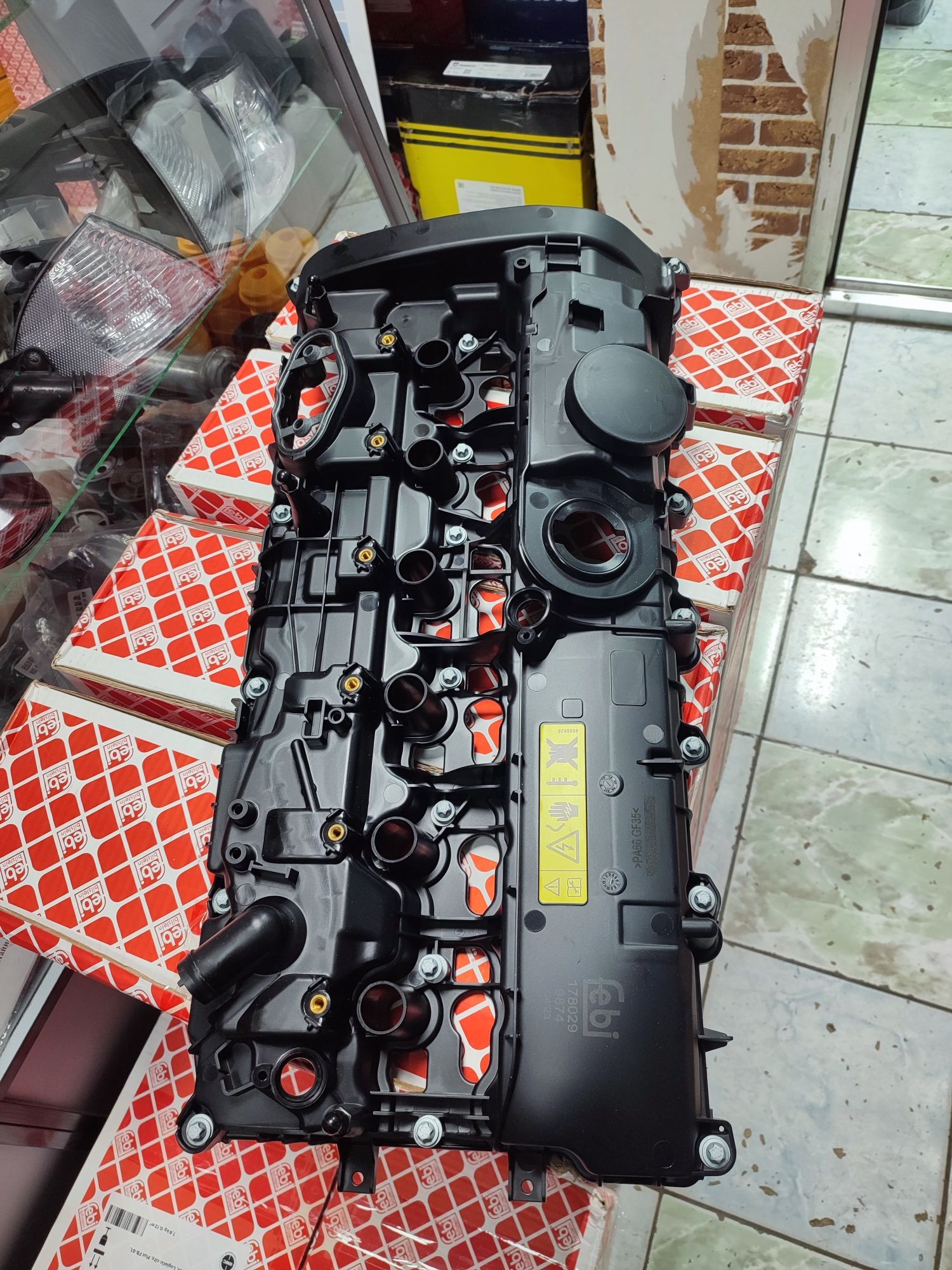 Крышка клапаная B58 X5 G30