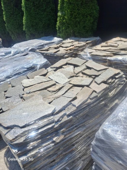 Vând piatra naturala asiguram montaj și transport
