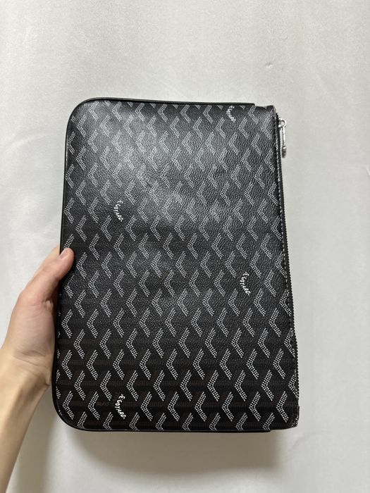 Goyard clutch black