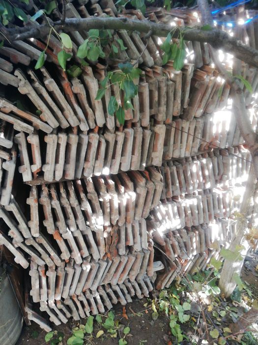 Țiglă ceramica de Buzău