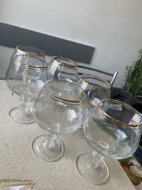 Чаши със столче стъклени