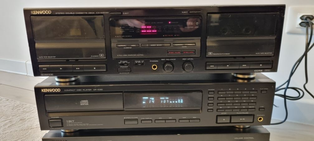 Linie Kenwood, receiver, cd player si dublu deck, perfecta stare