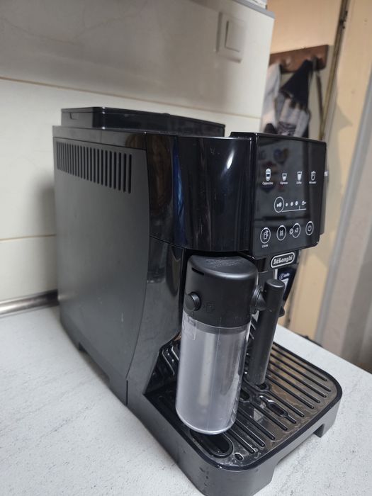 Кафе машина Delonghi