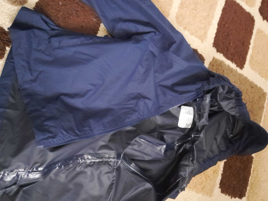 Hainute baieti 6-7 ani: geaca ploaie, pulover