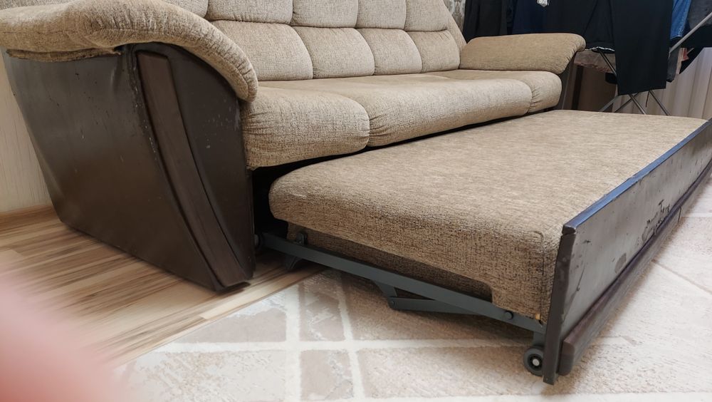 Диван раздвижной  б/у