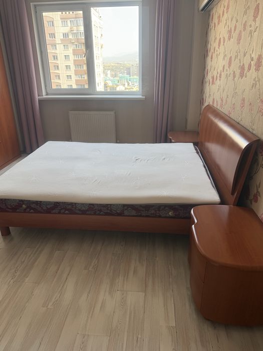 Срочно продаю старую мебель и диван