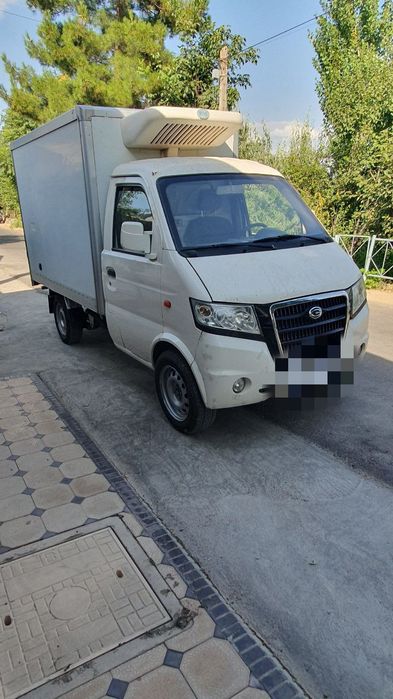 Gonowga  продаётся своя машина китайская год 2014 в хорошем состоянии