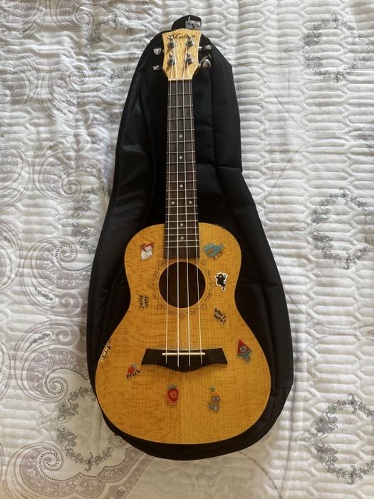 Укулеле с чехлом