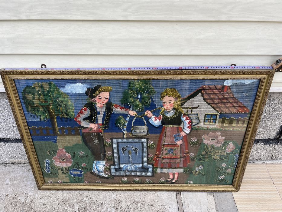 Гоблен с фолклорни мотиви и рисувани елементи