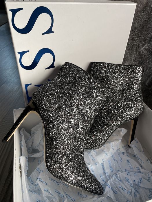 Боти на ток Guess