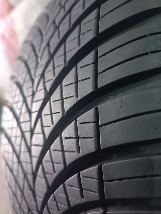 225/55/17 Goodyear Дот 1221