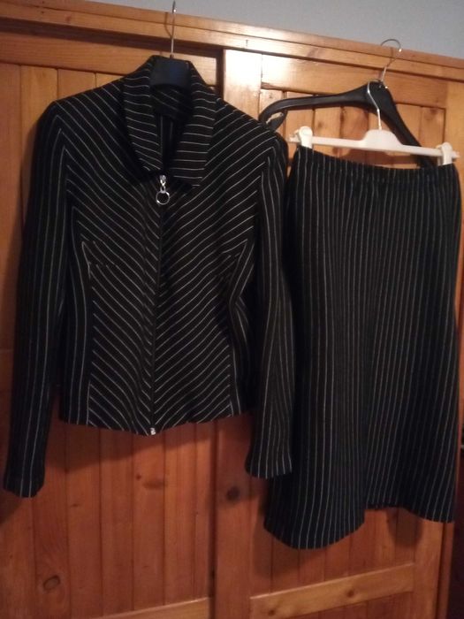 Costum dama, din jerse