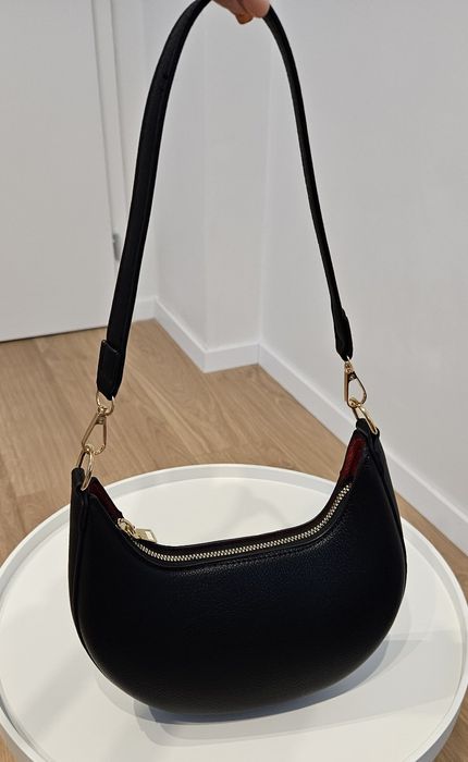 Нова черна чанта