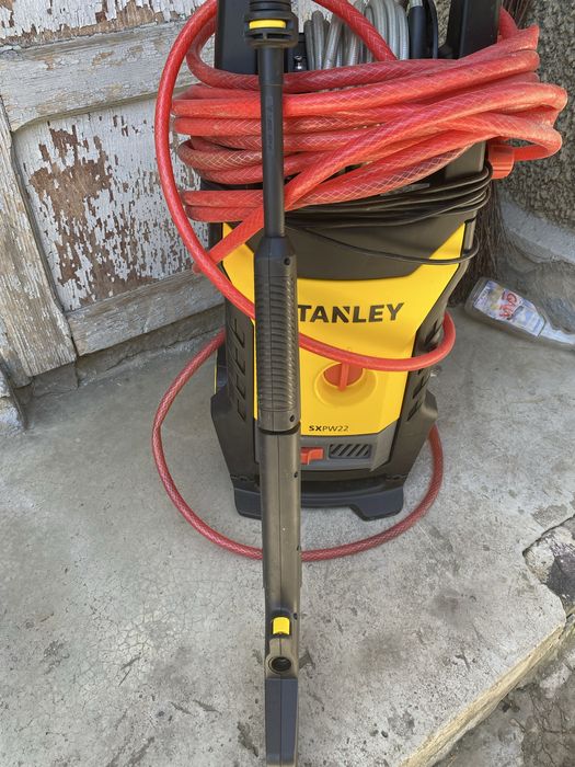 Pompă pentru spălat în stare perfectă de funcționare.