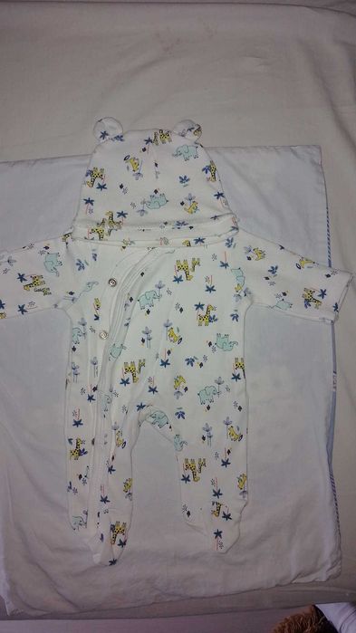 Vând hăinuțe bebeluș noi, cu eticheta