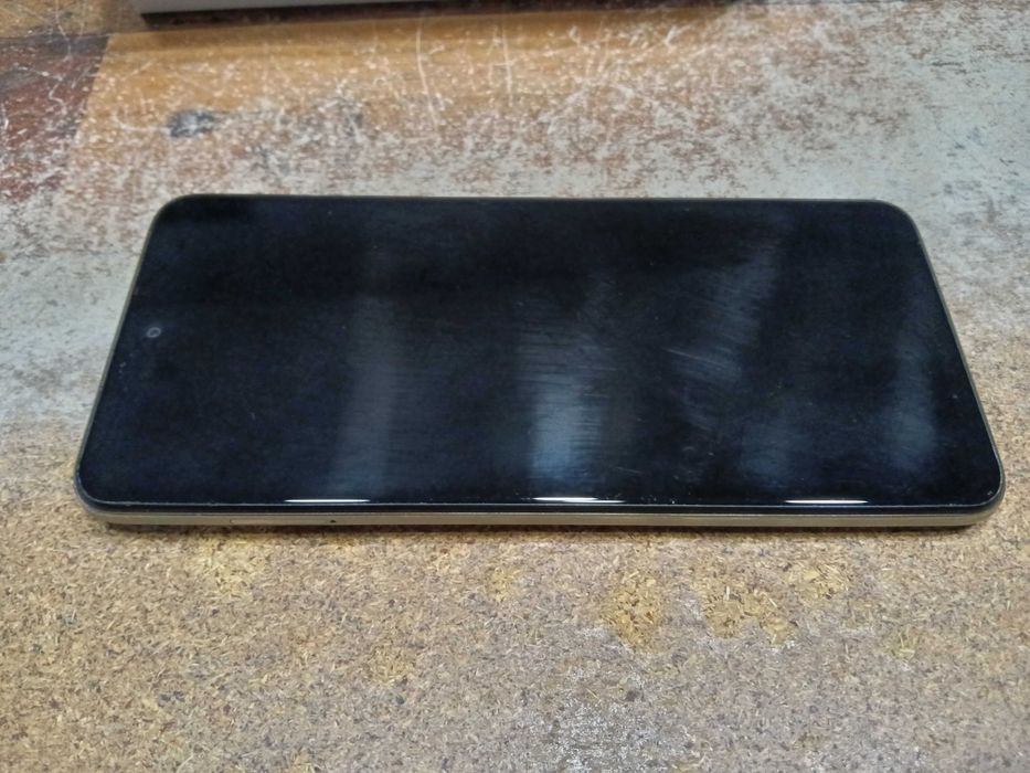 Продавам използван GSM Redmi Note 9 Pro