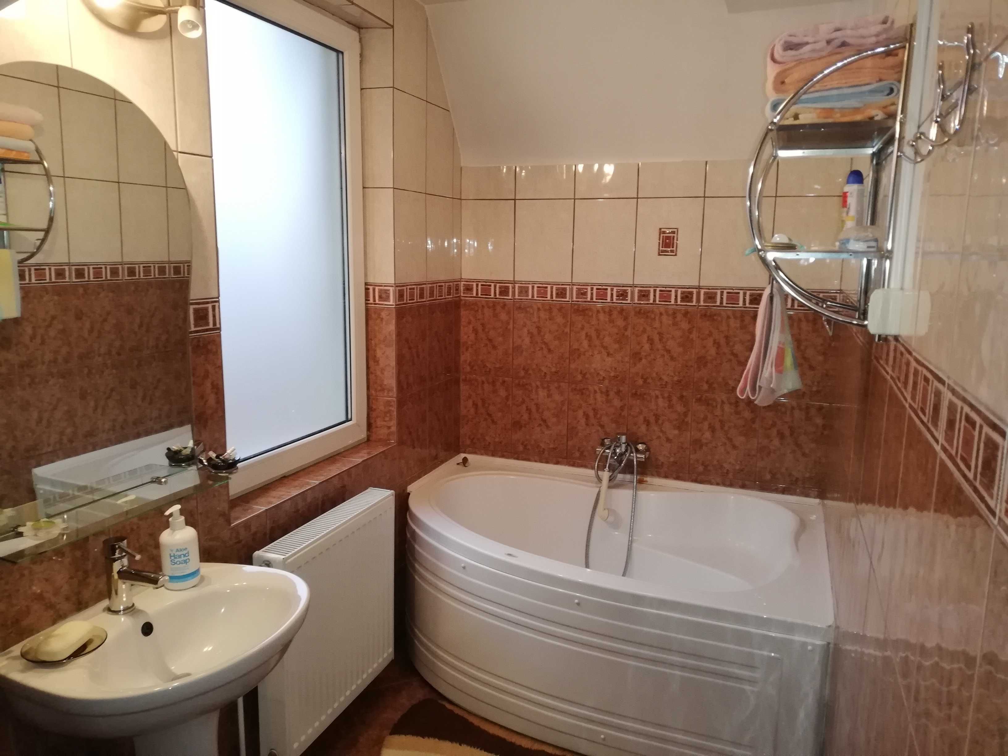Inchiriez apartament 2 camere zona Gara Mare-Damb etaj 2 utilat