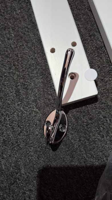 Cuier perete SMIBUY, 74 cm, cu 5 carlige duble si polita, alb