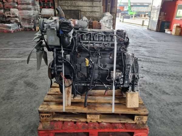 Motor CUMMINS QSB6.7 second hand pentru excavator