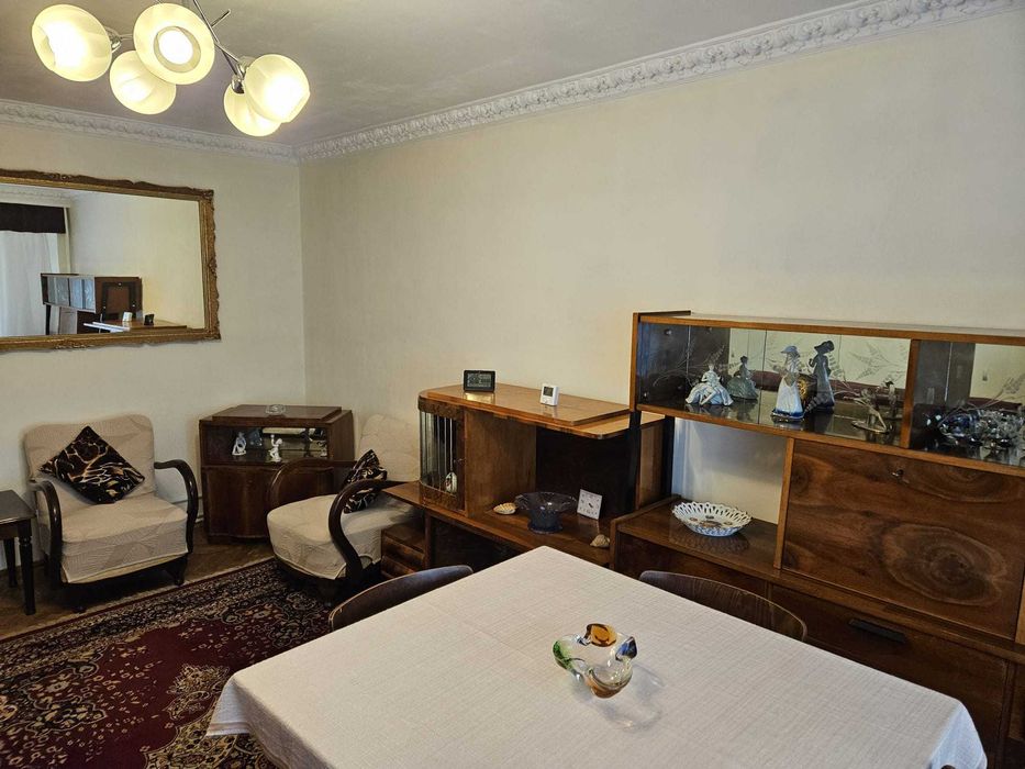 Inchiriez apartament 2 camere decomandate - centru