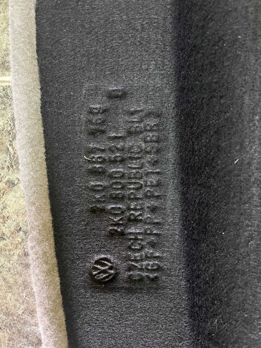 Оригинална кора на багажник VW Caddy 2K