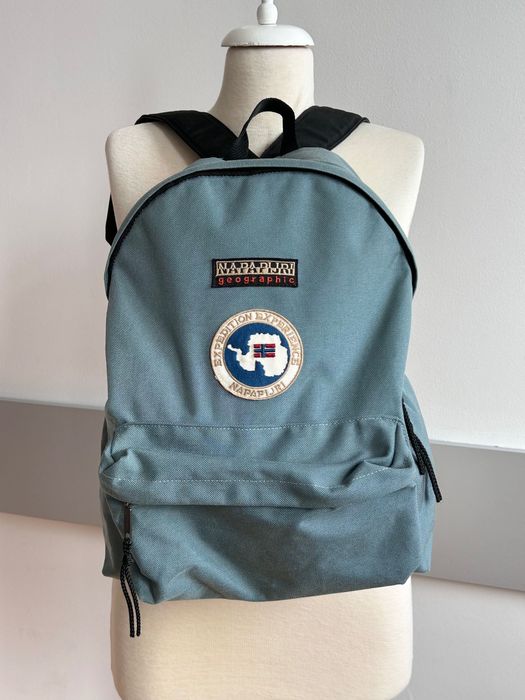 Интересна текстилна раница napapijri