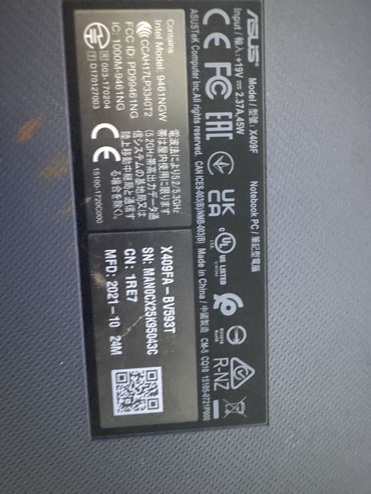 Laptop asus i3 gen a 10 a defect