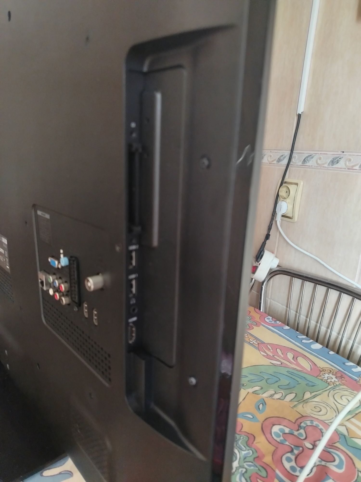 Vând televizor Philips Smart preț 350 fix