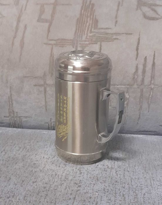 Бутылку алюминиевую.Термокружка-800 т.Термос-800 т.бутылка стеклянная