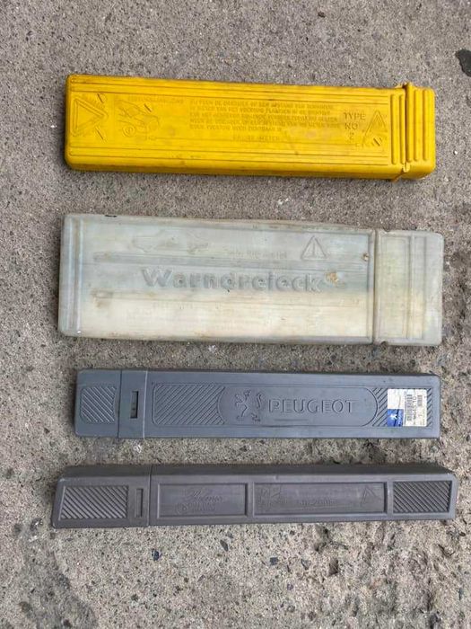 Крик, ключ за джанти, триъгълник, пожарогасител