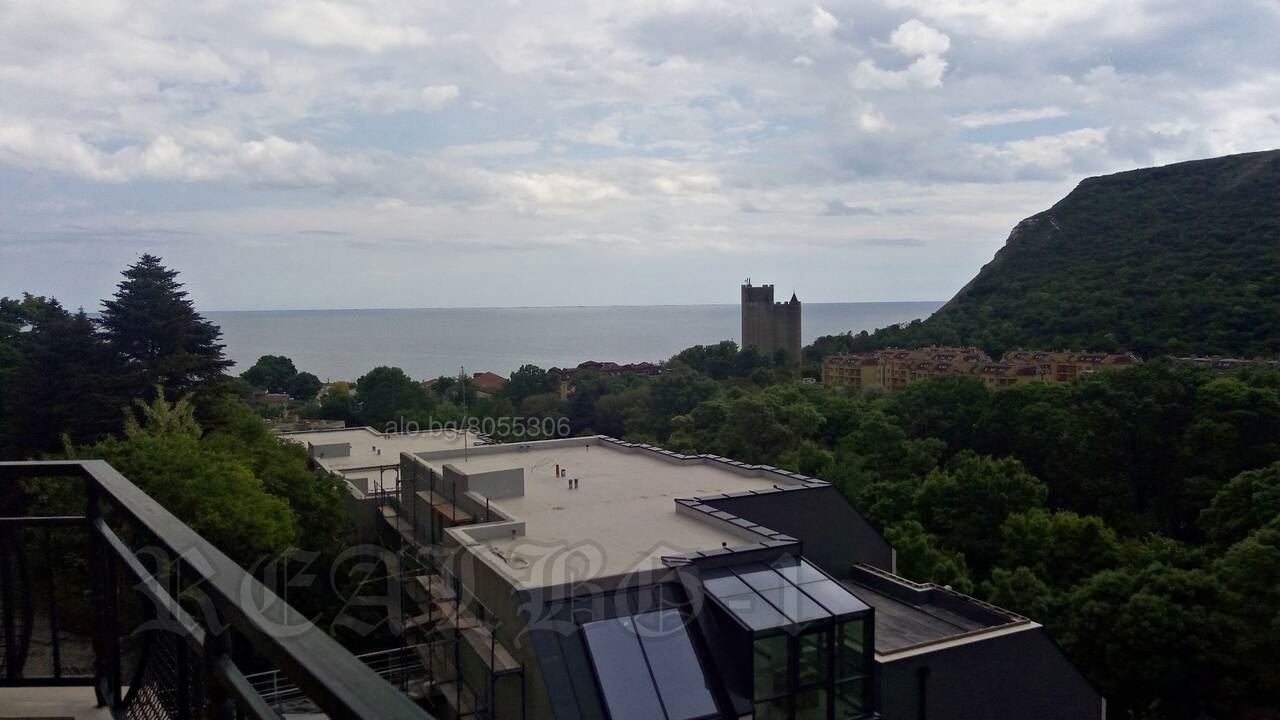 Продава се Тристаен апартамент в Каварна - 150 кв.м за 1300 €/кв.м - Снимка #2